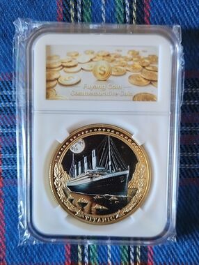 Titanic Commemorative Coin - Gold & Silver Tone Collector Coin
